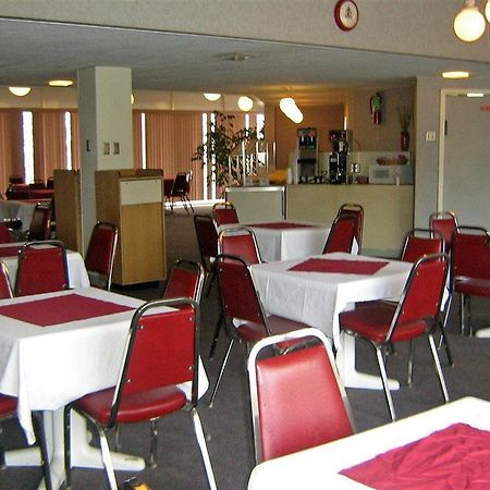 مانهاتن Americas Best Value Inn المطعم الصورة