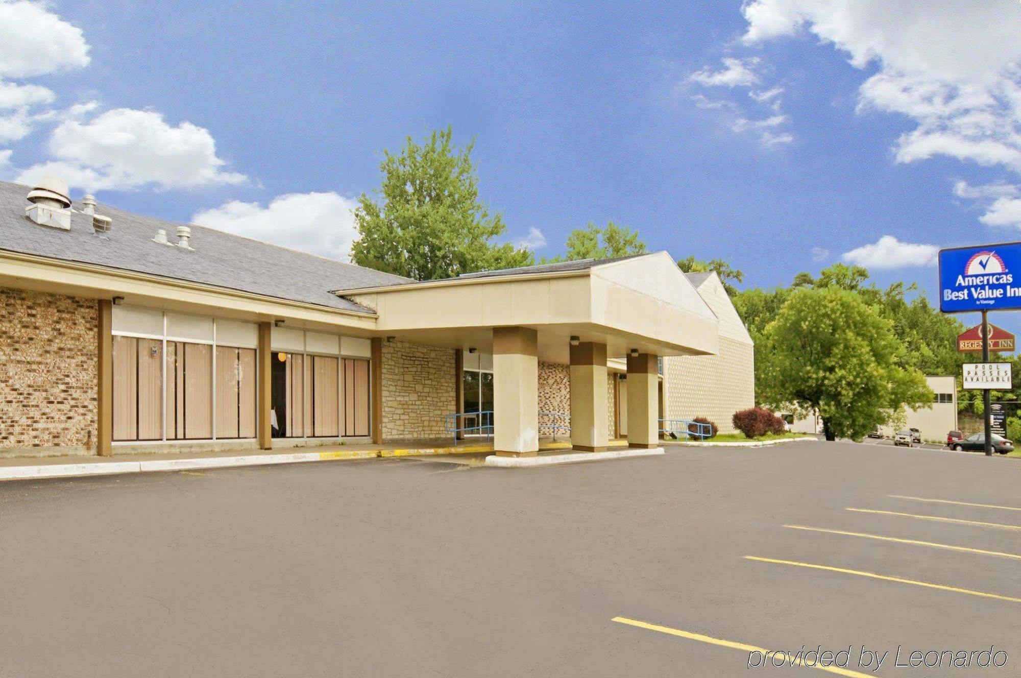 مانهاتن Americas Best Value Inn المظهر الخارجي الصورة